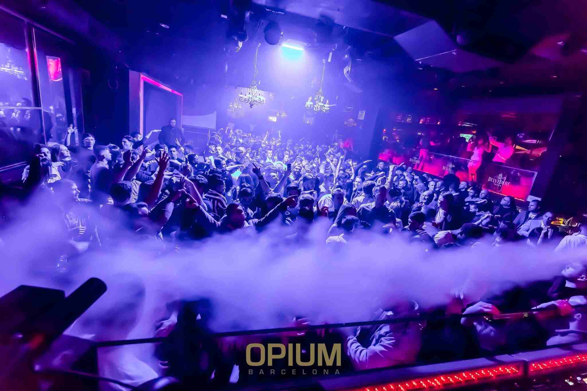 Opium VIP Table